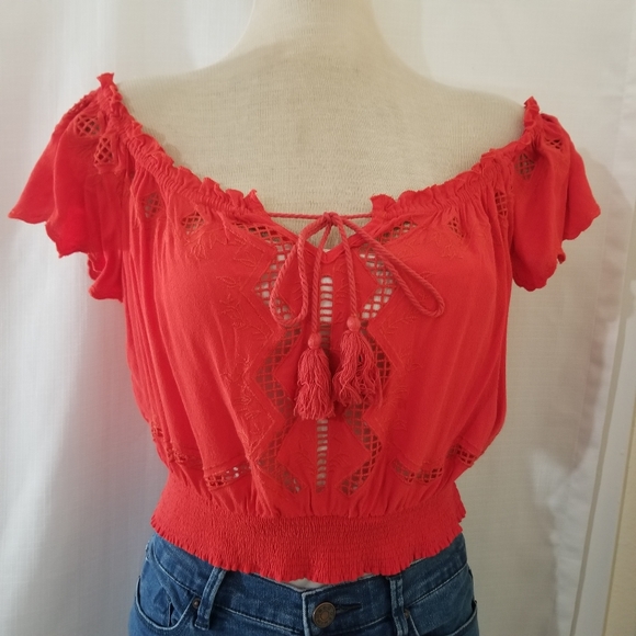 off shoulder top - Picture 4 of 13